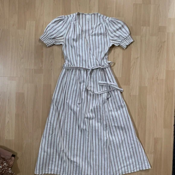 Rylee + Cru BUNDLE: 2 dresses (xs) + 2 skirts (s) - Picture 2 of 9